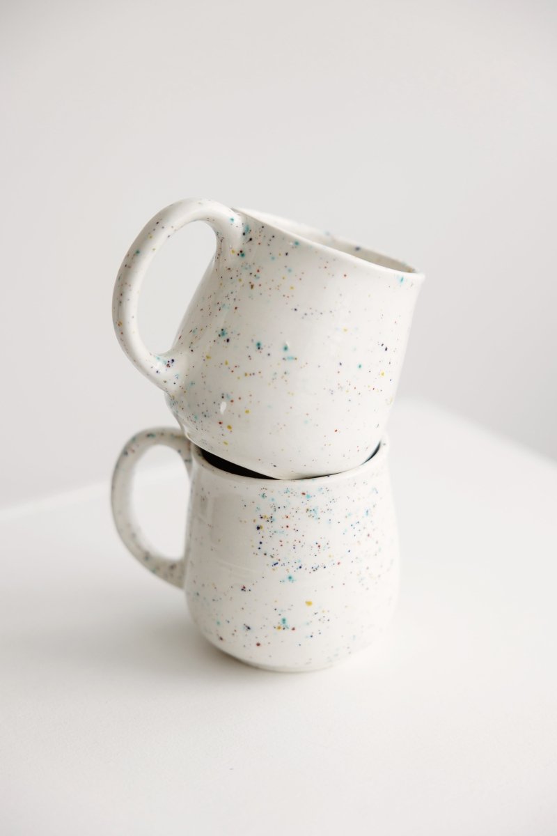 puodukas-konfeti-linksmas-isskirtinis-dovana-ranku-darbo-lietuvisko-molio-ceramicat