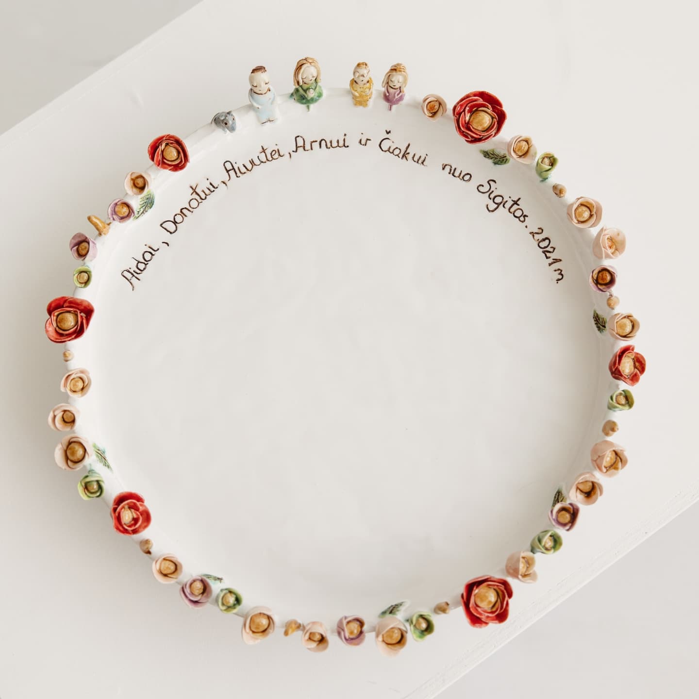 posni-ranku-darbo-tortine-seima-dovana-sventiniam-stalui